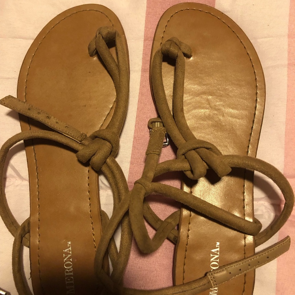 Sandals - Picture 3 of 3